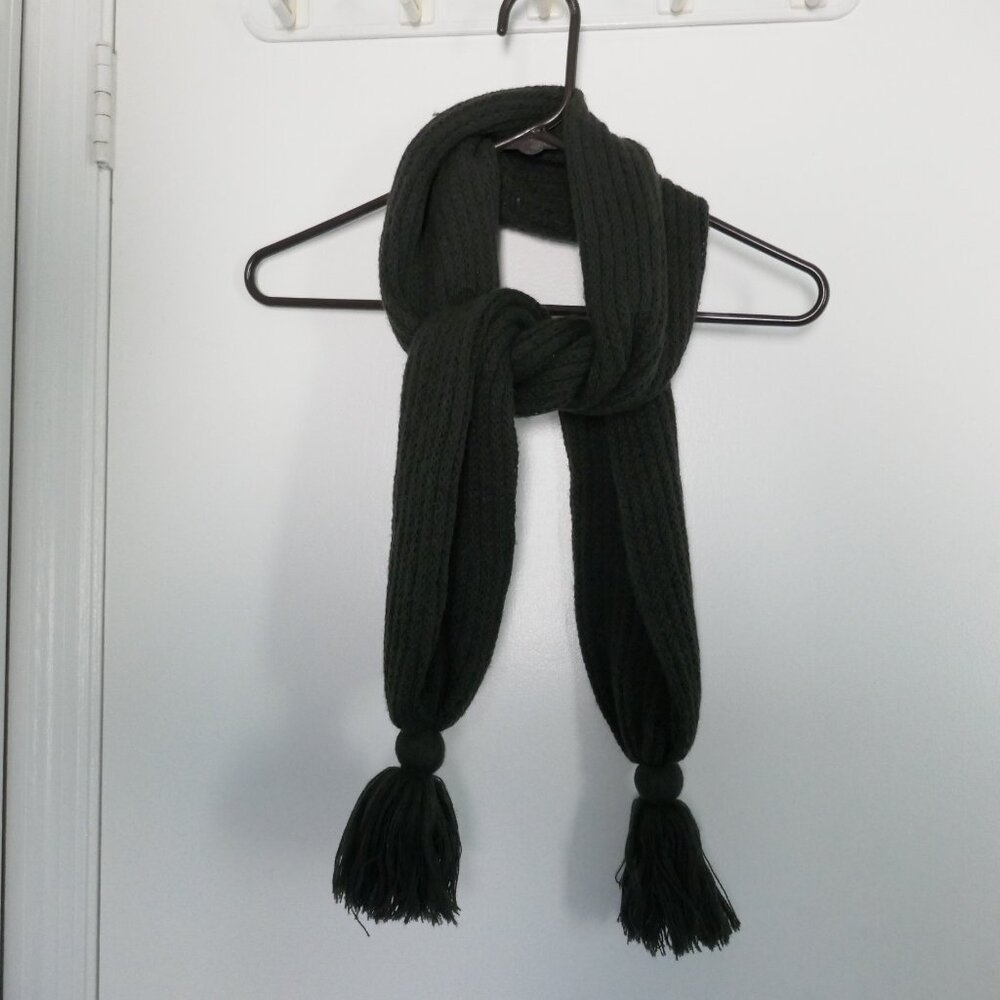 vintage 80s chunky loose knit charcoal gray scarf with tassels